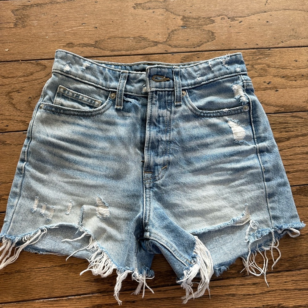 Lucky Brand High Rise Cut Off Jean Shorts. Size 24.